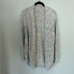 Very cute women’s cardigan. Super comfortable.